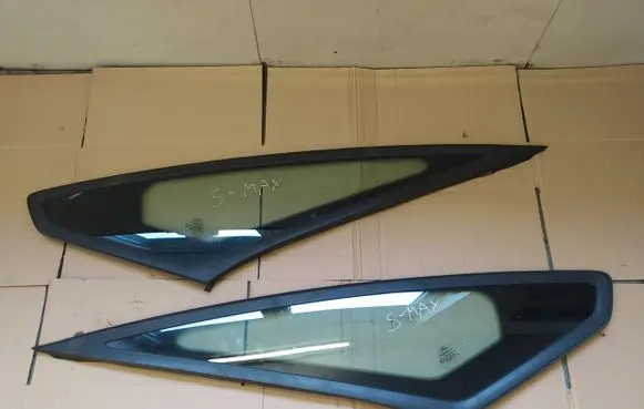 Ford S-MAX Front triangle window/glass 
