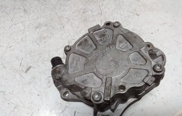 Seat Alhambra (Mk2) Vacuum pump 03L145100F