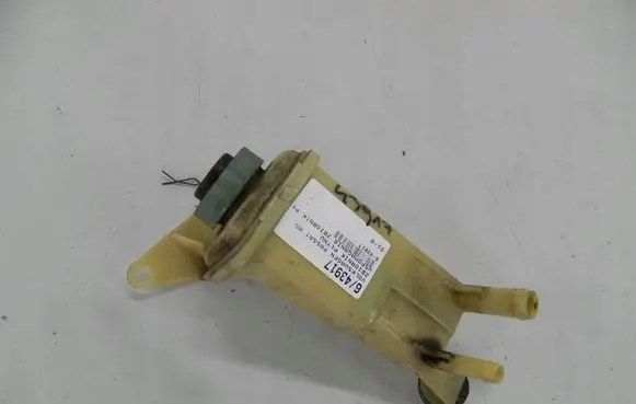Volkswagen PASSAT B5 Power steering fluid tank/reservoir 8D0422373