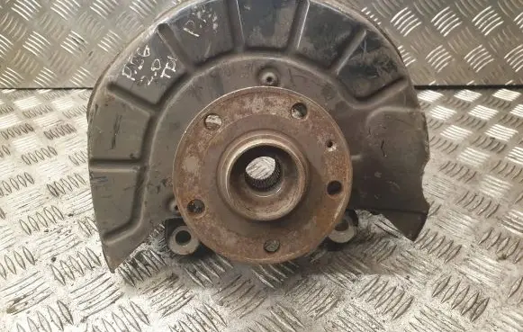 Volkswagen PASSAT B6 Front wheel hub
