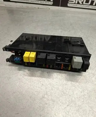 Mercedes-Benz E W211 Fuse module 2115453401