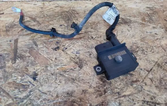 BMW X5 E70 Glow plug pre-heat relay 780015605 0005274155 0522140102