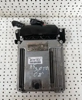 Audi A5 8T 8F Engine control unit/module 8K0907401F