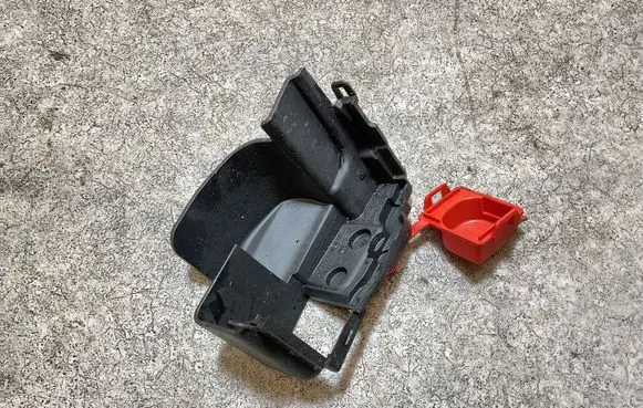 BMW i4 Fuse box cover 8715688 BMP99T