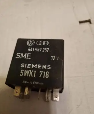 Audi A6 S6 C4 4A Other relay 441959257