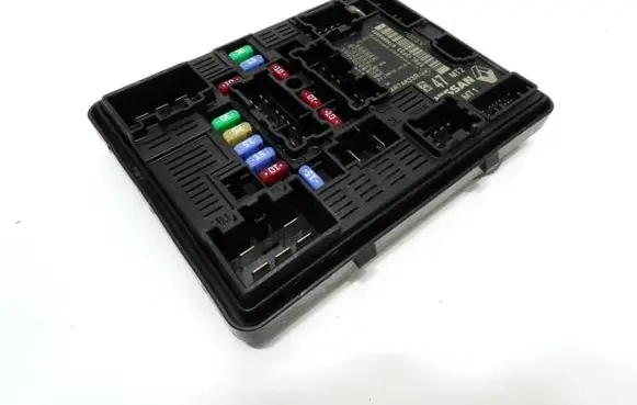 Renault Clio V Fuse module 284B74633R 24122024 8736993852