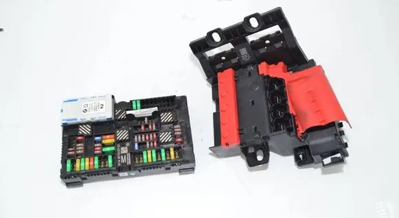 BMW 5 G30 G31 G38 Fuse module 8713127 61148713127 8795478