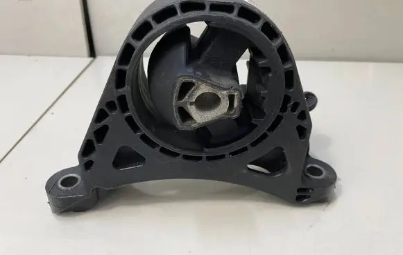Opel Insignia A Engine mount bracket 13227769