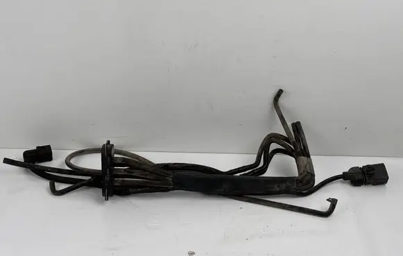 Audi A6 S6 C4 4A Fuel line pipe 3G0131051