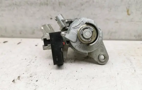 Audi A6 S6 C6 4F Tailgate exterior lock 8E0827573