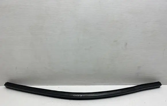Porsche Macan (95B) Engine compartment rubber 95B823737