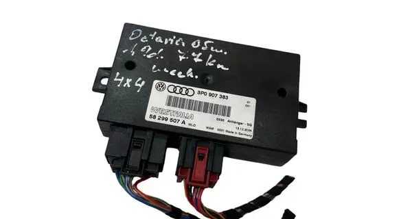 Skoda Octavia Mk2 (1Z) Tow bar trailer control unit/module 8P0907383 3299507A
