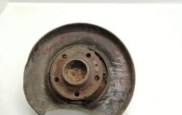 Volvo V70 Rear wheel hub