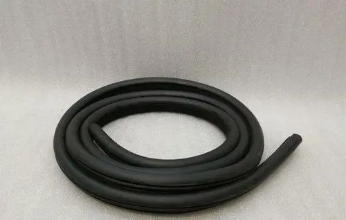 Maserati Coupe Front door rubber seal 81457300