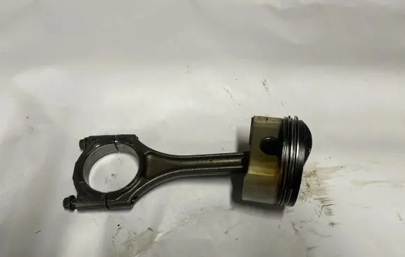 Audi A8 S8 D4 4H Piston 079B