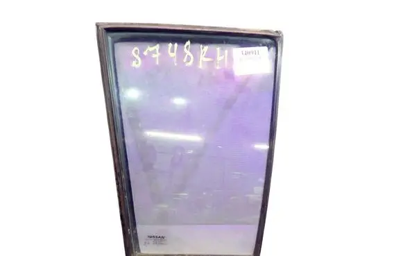 Nissan Versa Front door window glass four-door 