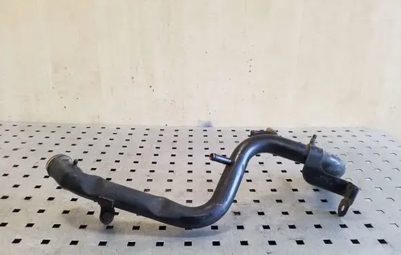 Volkswagen PASSAT B5.5 Engine coolant pipe/hose 038121071F