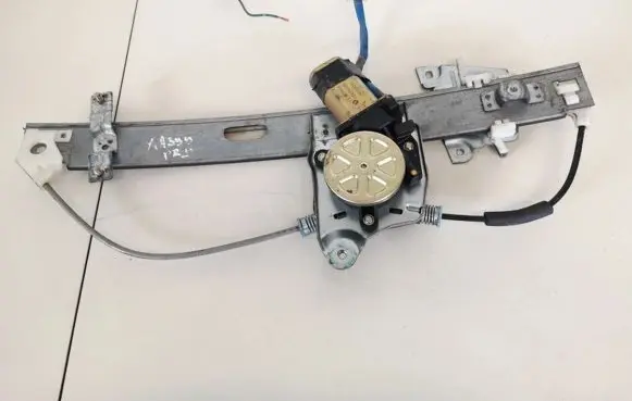 Mazda Xedos 9 Sliding door window regulator with motor