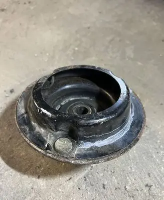 Land Rover Freelander Coil spring/strut mount 