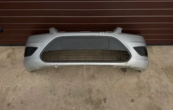 Ford Focus Front bumper 8M5117757AW 8M5117757