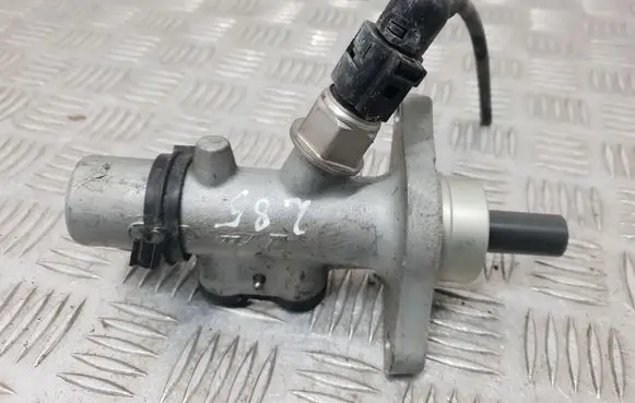 Porsche Cayenne (9PA) Master brake cylinder 03339005512