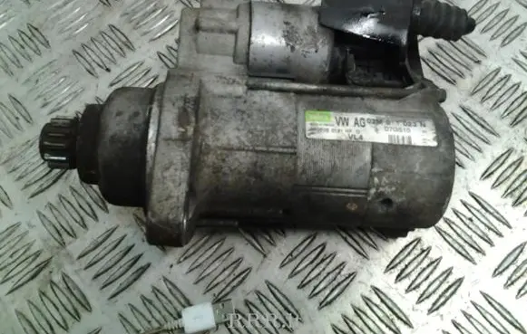 Volkswagen Golf V Starter motor 02M911023N