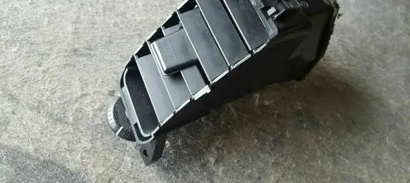 Nissan Primera Dash center air vent grill A1007035