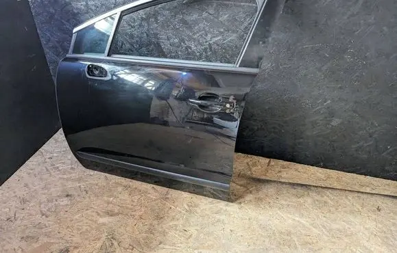 Peugeot 3008 I Front door