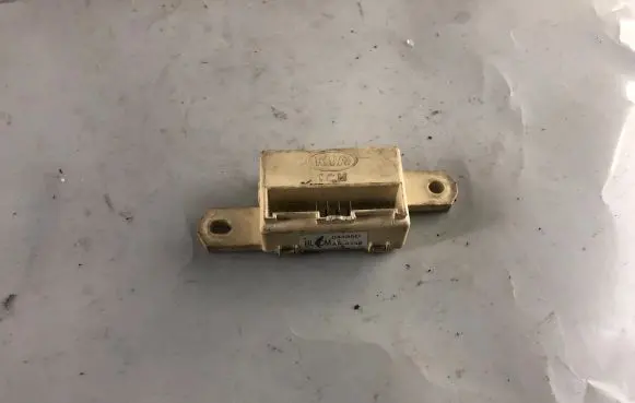 KIA Sorento Combustion control unit/module 04495D AK4748
