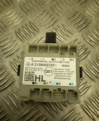Mercedes-Benz C AMG W205 Door control unit/module A2139002722