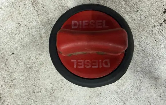Mercedes-Benz C W204 Fuel tank filler cap