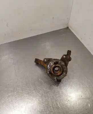 Hyundai Santa Fe Front wheel hub spindle knuckle