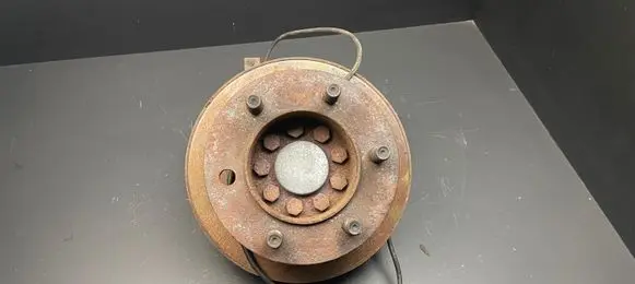 Iveco Daily 35 - 40.10 Front wheel hub spindle knuckle 504164807