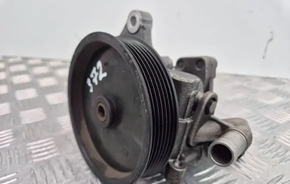 Mercedes-Benz C W204 Power steering pump A0064666801