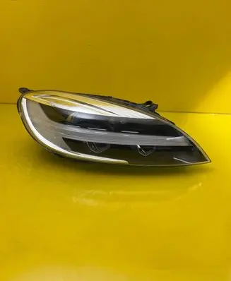 Volvo V40 Headlight/headlamp 32228484