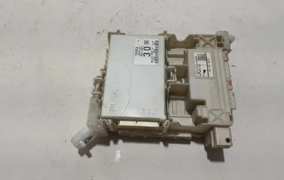 Toyota Hilux (AN120, AN130) Fuse module 892210K011