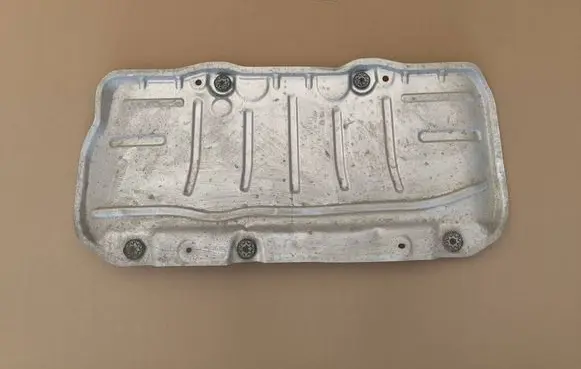 Volkswagen Golf VIII Heat shield in engine bay 5Q0825701E