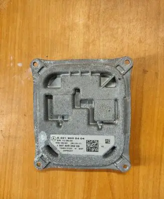 Mercedes-Benz S W221 Headlight ballast module Xenon A2219000404 130732925203 10EEG101231