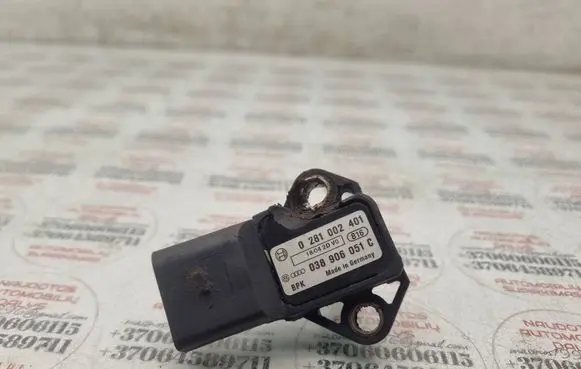 Volkswagen Touareg I Air pressure sensor 038906051C 0281002401