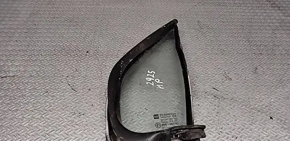Opel Agila A Front door vent window glass four-door 