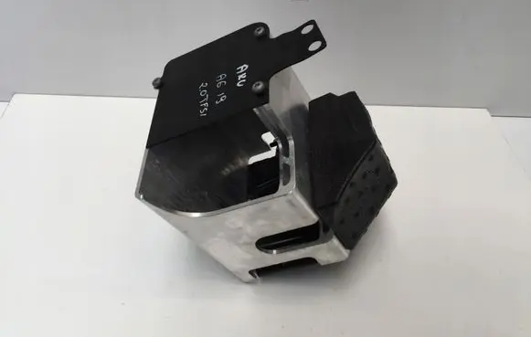 Battery bracket