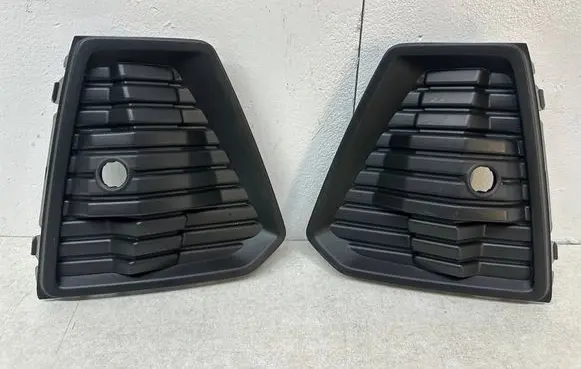 Audi A1 Front bumper lower grill 82A807925E 82A807926E 82A807925