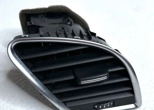 Audi A5 8T 8F Dashboard side air vent grill/cover trim 8T1820902C