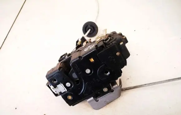 Audi A4 S4 B6 8E 8H Front door lock 4B2837016G