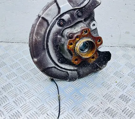 BMW 5 G30 G31 Rear wheel hub 6869788 R01704