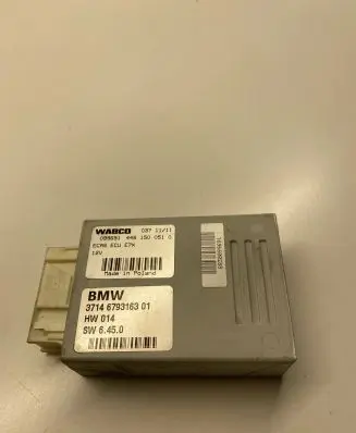 BMW X5 E70 Air suspension control unit module (rear) 6793163 4461500510