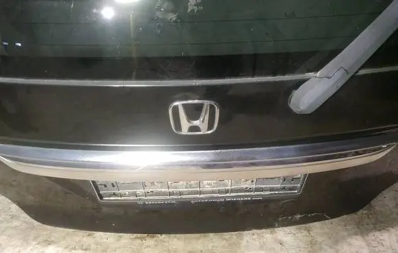 Honda FR-V Trunk door license plate light bar 