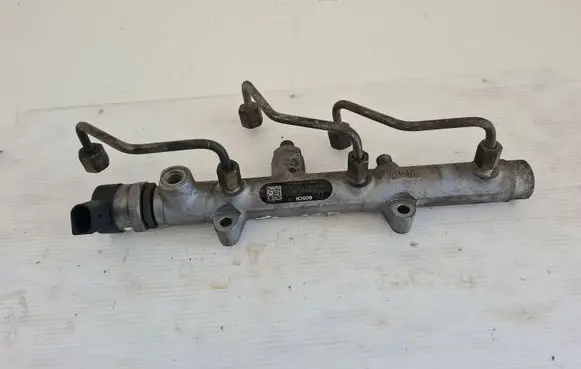 Volkswagen Touareg I Fuel main line pipe 059130090S F00R002390