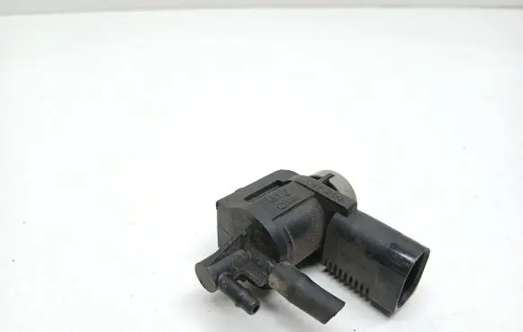 Volkswagen Golf IV Turbo solenoid valve 1J0906283C