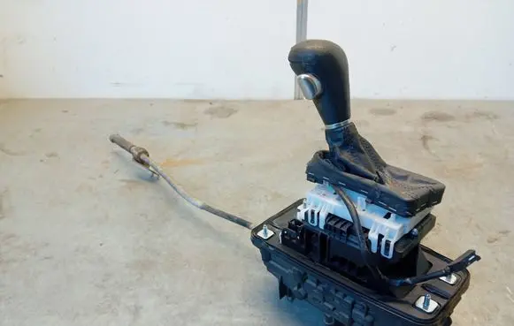 Audi A6 S6 C6 4F Gear shifter/selector 4F1713041AH 22072010 4003600315041605S